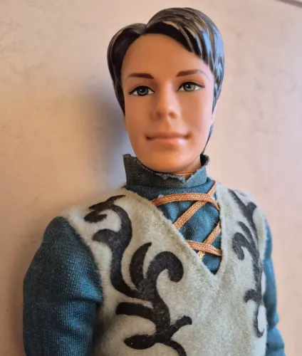 Boneco Ken Príncipe Carlos - filme "Barbie Mariposa e suas Amigas Fadas" - Mattel, 2007