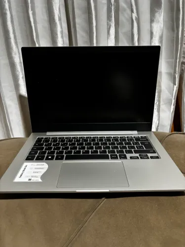 Notbook intacto
