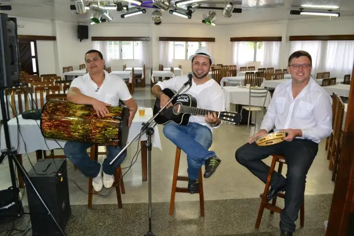 Trio de Samba e MPB