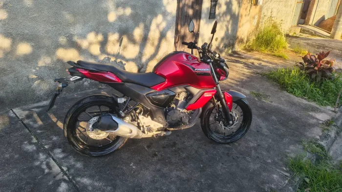 Fz 15 muito nova único dono