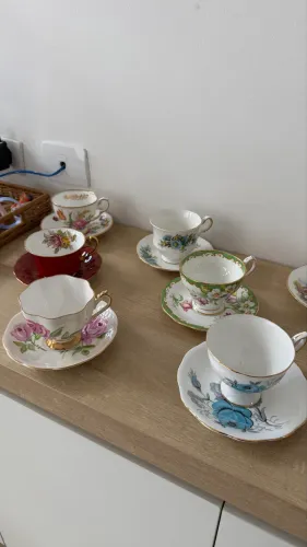 Xícaras de porcelana inglesa antigas