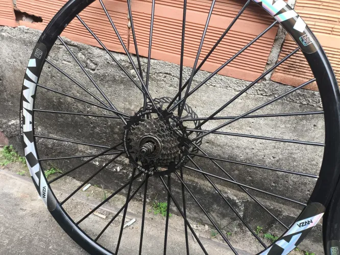 Roda de bicicleta aro 29 a rosca
