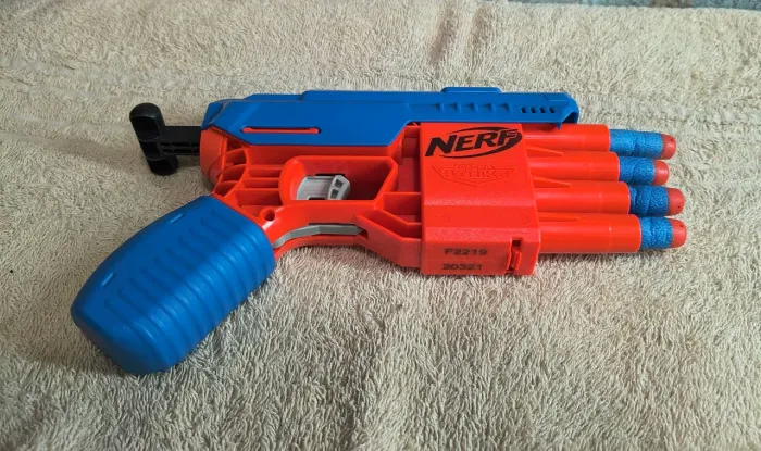 Brinquedo Nerf Alpha Strike Claw QS-4 (modelo F2219) da Hasbro.