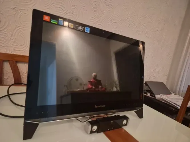 Monitor LENOVO All in One B550 - Core i7 - tela 23"