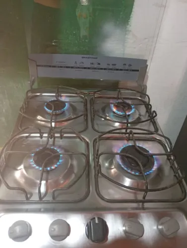 Vendo fogão de 4 bocas elétrico Brastemp