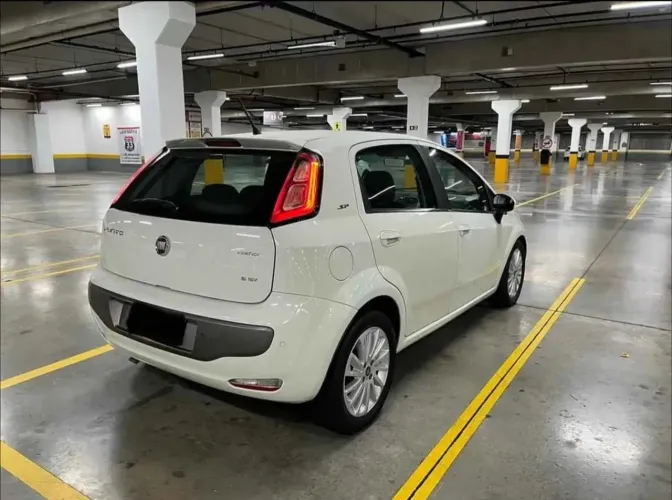 Fiat Punto Essence Dualogic 1.6 Flex 16V 5P 2016