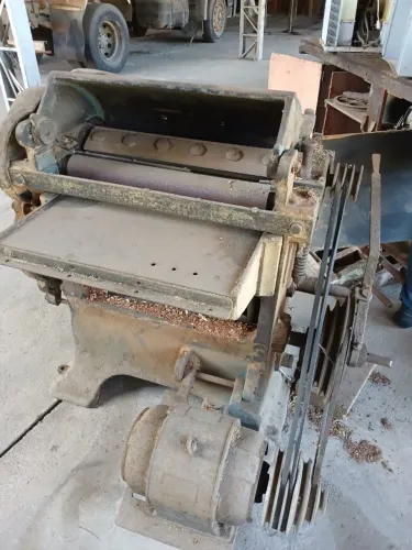 Maquina de Carpintaria - Desengrosso de 60 cm (Contato: *)