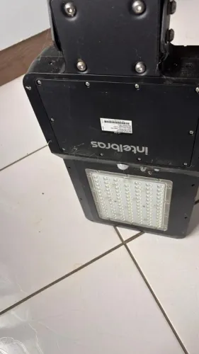 luminária solar intelbras 