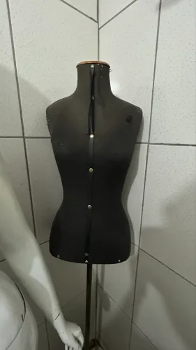 Vendo 5 manequins por 250,00 