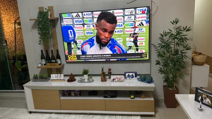 Rack com painel de TV