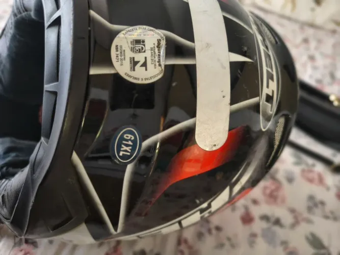 Capacete helt