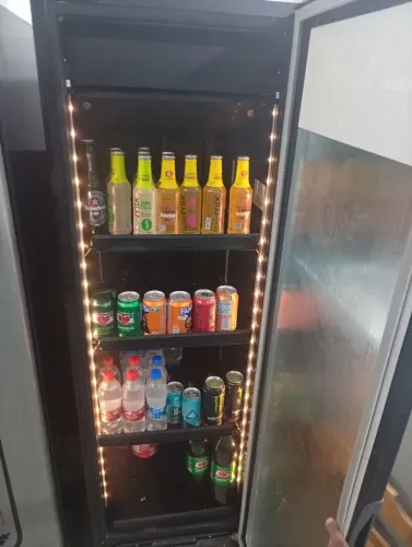 Expositor de bebidas Metalfeio