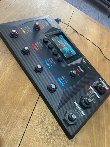 Pedaleira para baixo Zoom B6