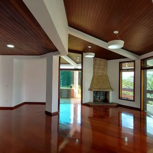 Casa diferenciada com vista privilegiada para o Parque da Biquinha - Jardim Emília - Soroc