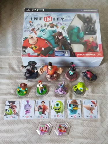 Jogo PS3 Disney Infinity Starter Pack completo mais 8 personagens