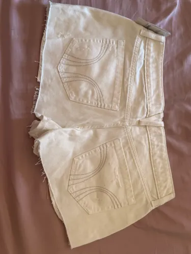 Short hollister