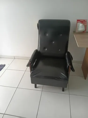 Vendo poltrona do papai antiga muito bom estado