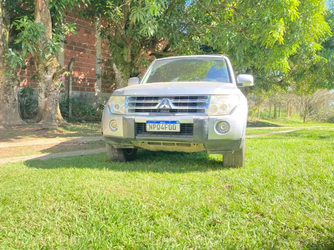 Mitsubishi Pajero HPE Full 3.2 4X4 T.i.dies. 5P AUT 2009