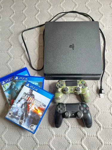 PlayStation 4 com 2 controles e 1TB