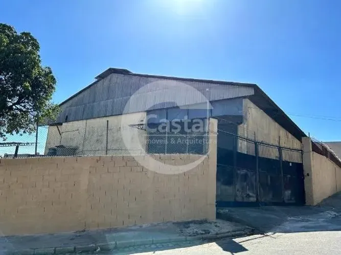 área comercial/industrial com 2.380m² à venda