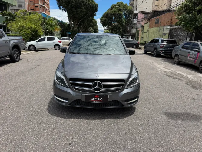 Mercedes-Benz A-200 A 200 1.6 Turbo 2013