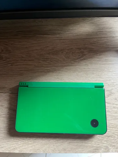 NINTENDO DSI XL GREEN 