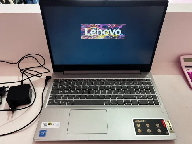 Notebook Lenovo Ideapad 3i | 4GB | 128GB | Carregador original
