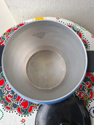 Panela em alumínio de alta resistência MARMICOC SUPREMA 22 Usada