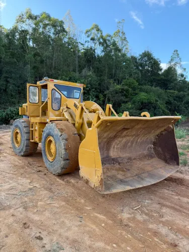 Carregadeira Caterpillar 966C