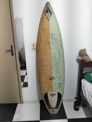 Estou vendendo essas pranchas de surf usandas mais em bom estado 
