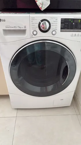Lava e Seca LG DirectDrive 8,5/5kg Excelente!