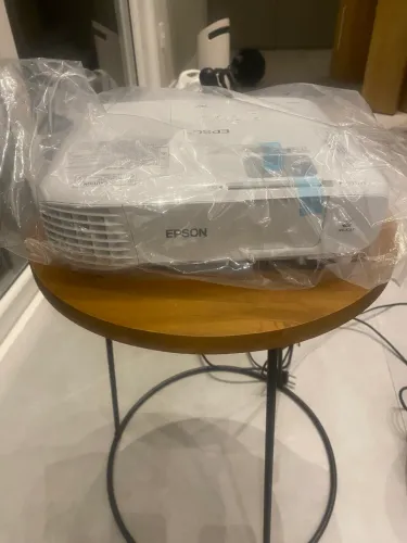 Retroprojetor EPSON NA CAIXA - 50% do preço de mercado