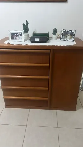 vendo comoda de madeira macica