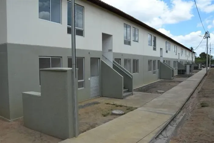 Aluga-se uma casa no caraibas
