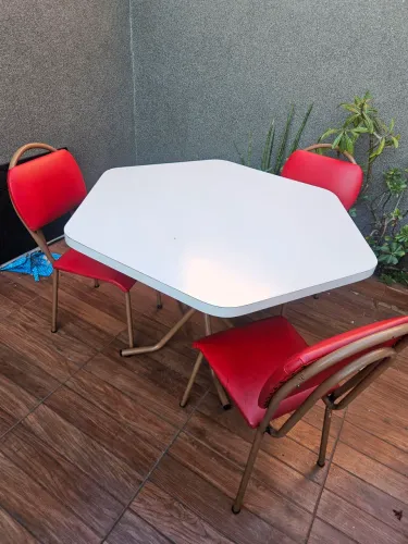 Mesa C/ 3 Cadeiras