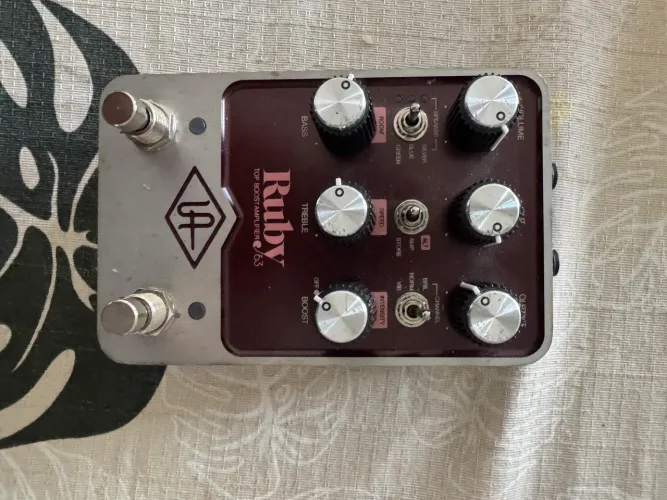 Pedal Guitarra Ruby Universal Audio