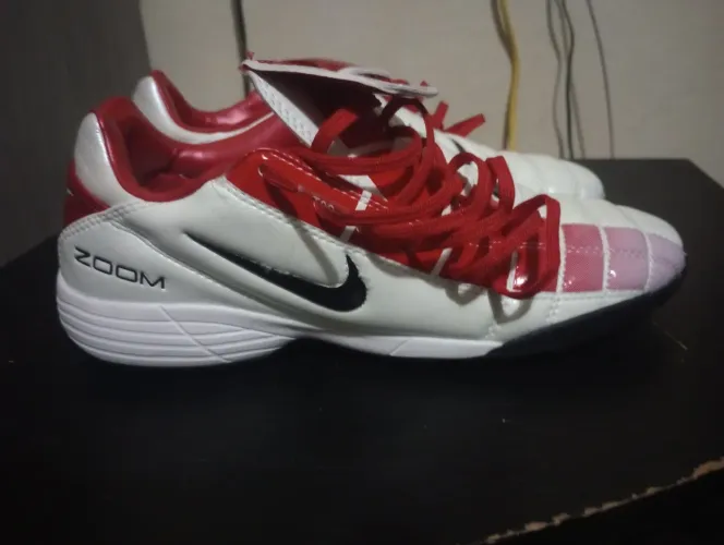 Chuteira Nike Total 90 Society