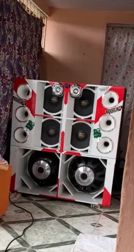 VENDO PAREDÃO DE SOM OU TROCO