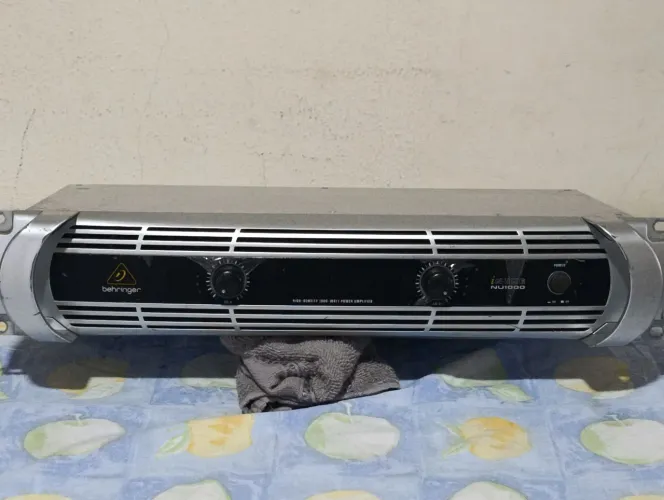 Inuke 1000 Behringer