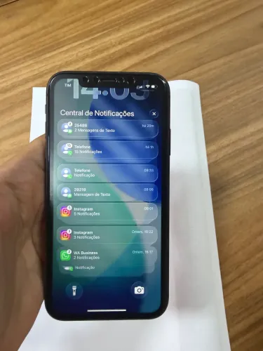 iPhone 11 - 