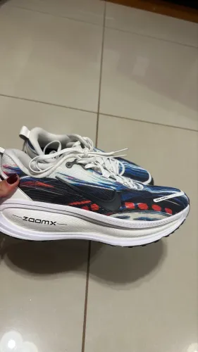 Tênis Vomero 18 Nike corrida 
