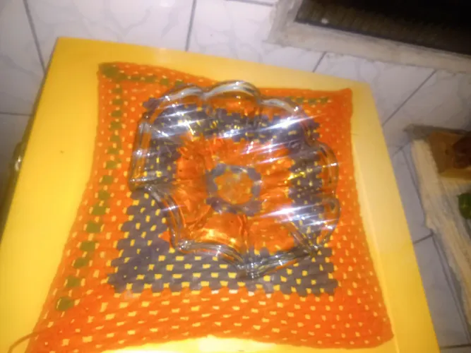 Vaso decorativo de Vidro (+ decoração de crochê feita a mão)