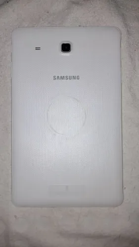 Samsung Galaxy Tab E - com defeito (não carrega)
