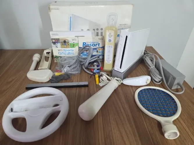 Nintendo Wii Desbloqueado Completo + Caixa + Wii Sports + Resort + Acessórios