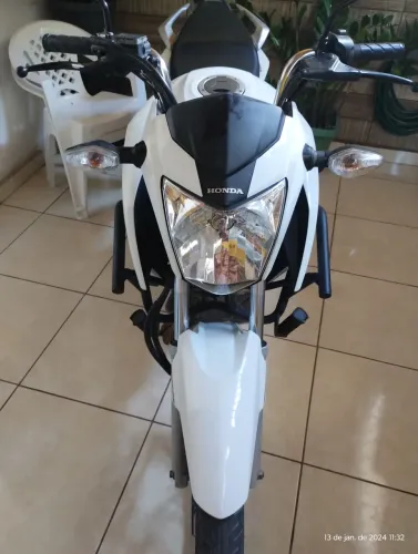 Titan 160