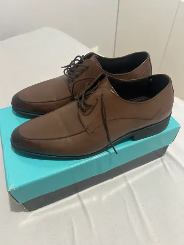 Sapato CNS couro