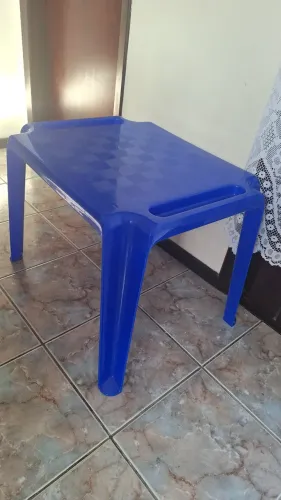 Mesa Infantil Tramontina Dona Chica em Polipropileno Azul usada
