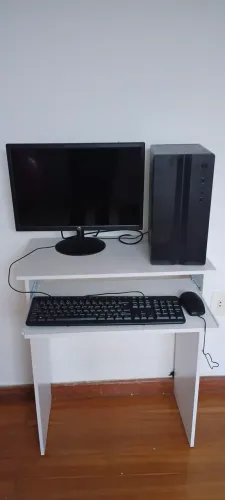 COMPUTADOR NOVÍSSIMO 3 MESES DE COMPRADO DE USO 5 VEZES