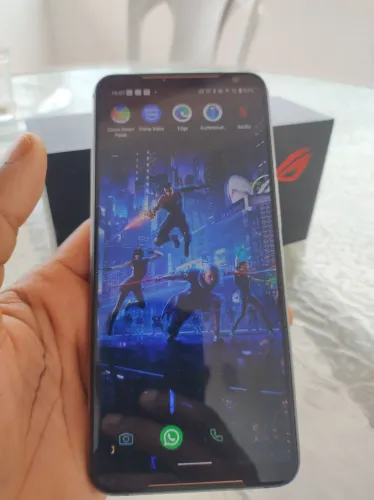 Asus Rog Phone 2 todo original, não uso para jogar só para o meu trabalho.