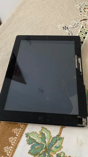 Vendo IPad 2 com a tela quebrada para aproveitamento de peças